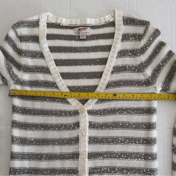 CROPPED STRIPED SEQUINED CARDIGAN/SWEATER. ARIZONA CABLE KNIT, 5 BUTTON UP STYLE - Picture 16 of 16